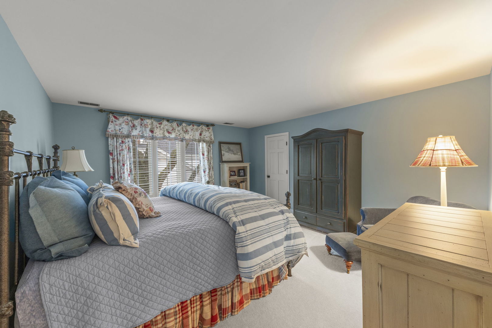 646 Highview Avenue, Glen Ellyn, IL 60137