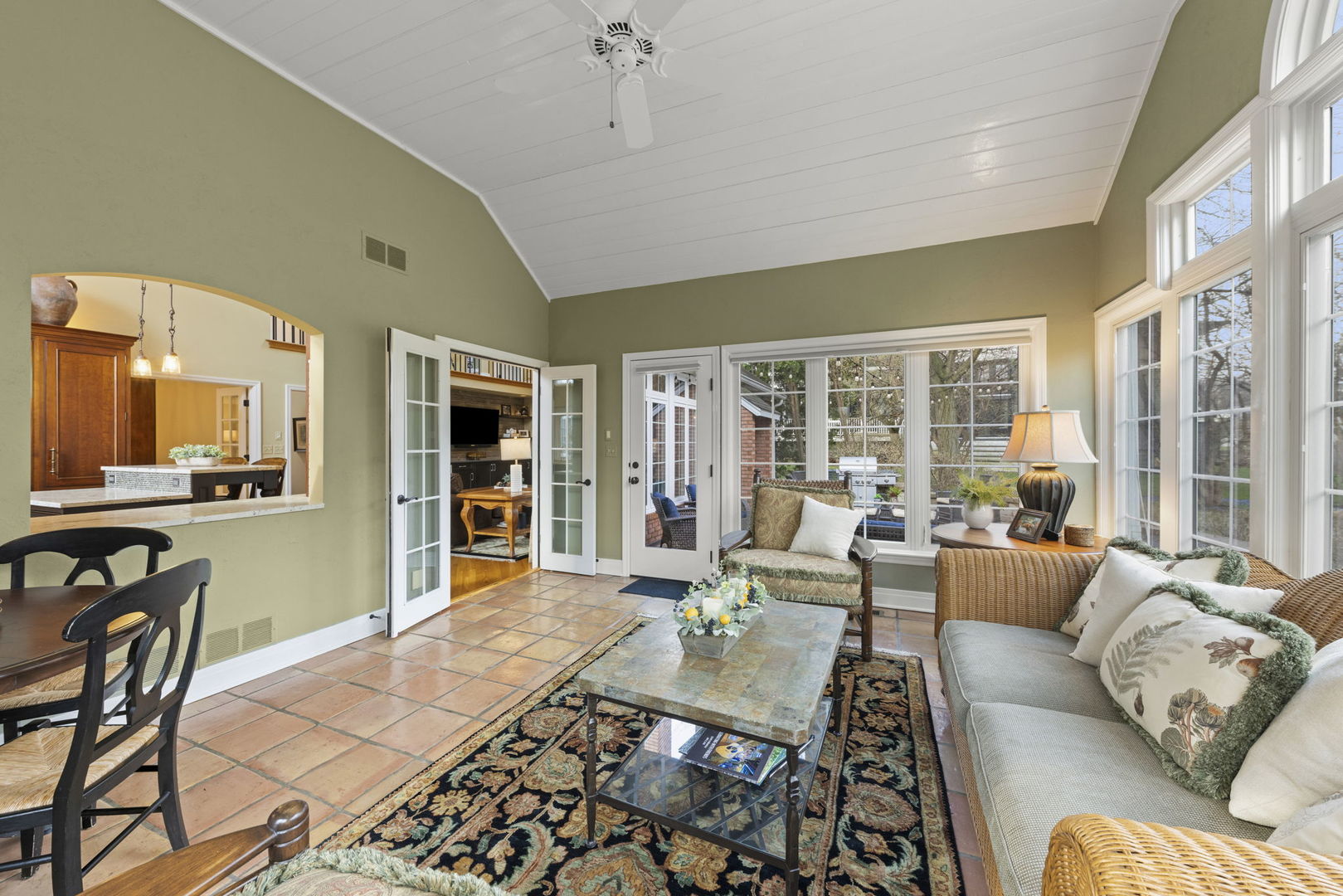 646 Highview Avenue, Glen Ellyn, IL 60137