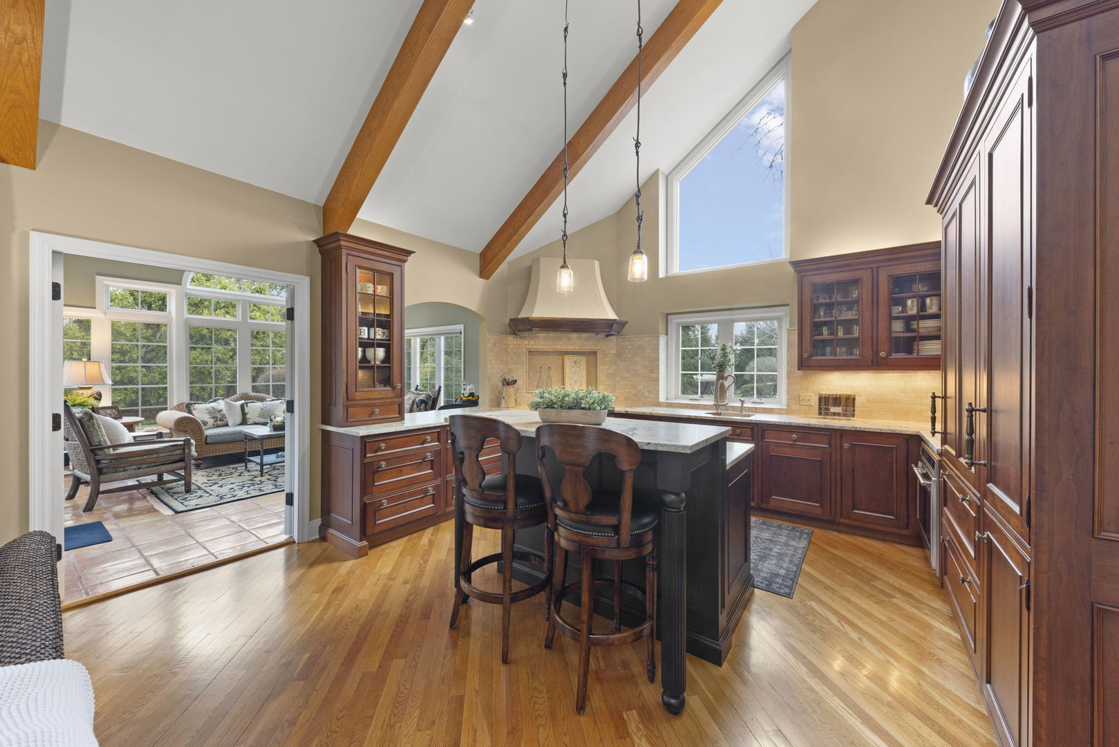 646 Highview Avenue, Glen Ellyn, IL 60137