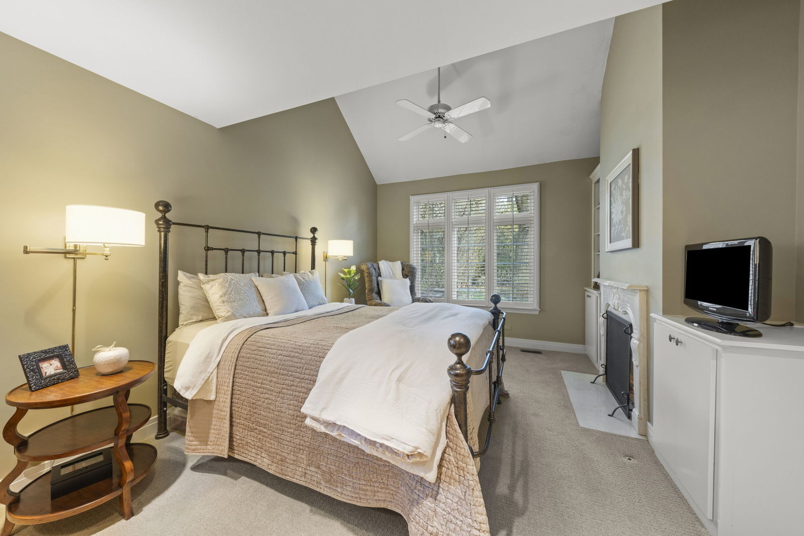 646 Highview Avenue, Glen Ellyn, IL 60137