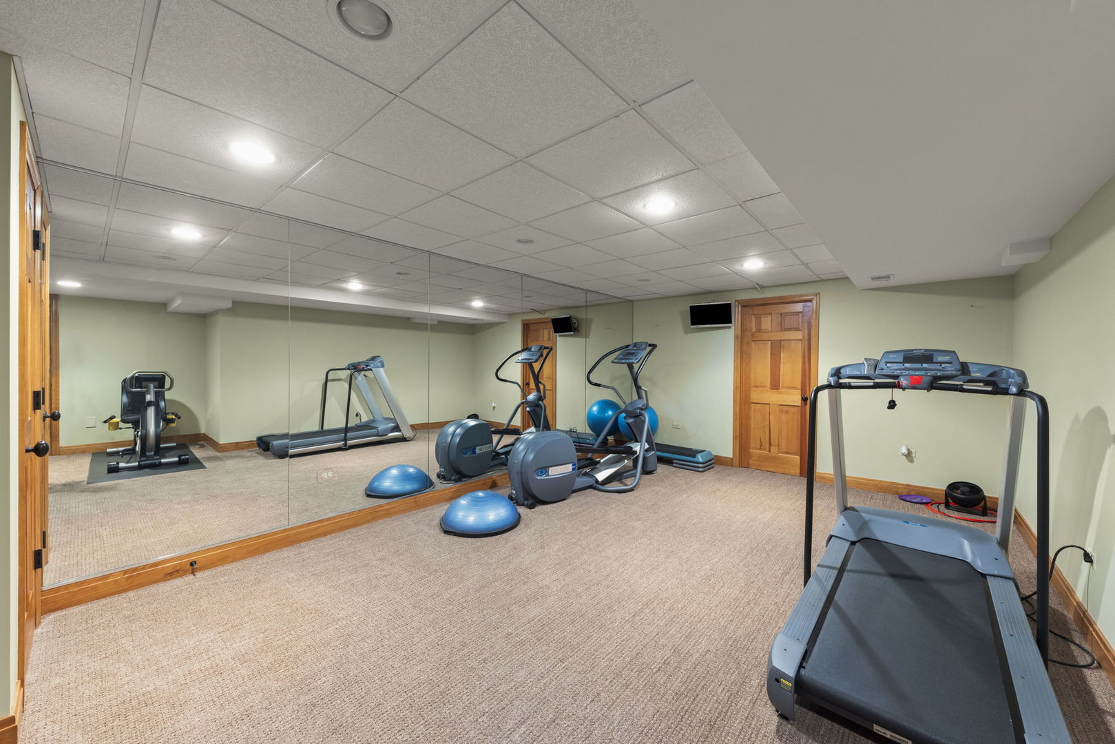 646 Highview Avenue, Glen Ellyn, IL 60137