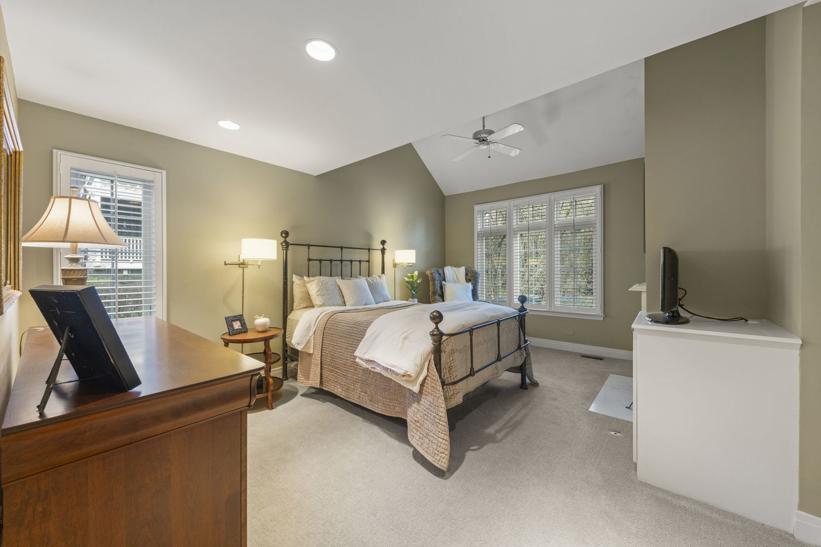 646 Highview Avenue, Glen Ellyn, IL 60137