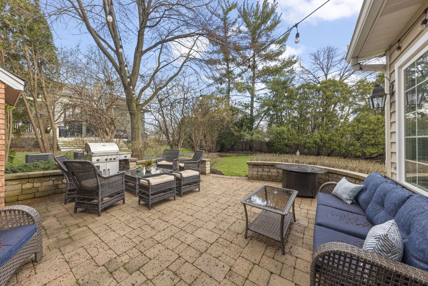 646 Highview Avenue, Glen Ellyn, IL 60137