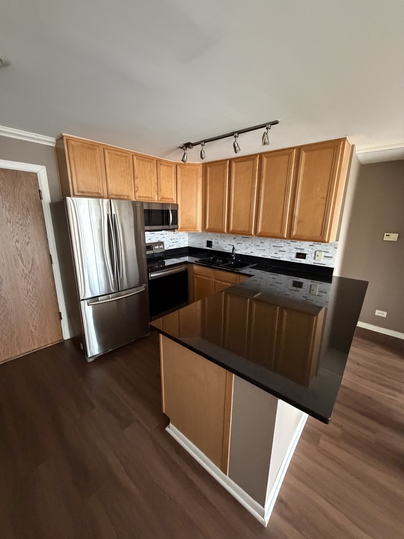 5800 Oakwood Drive #5G, Lisle, IL 60532