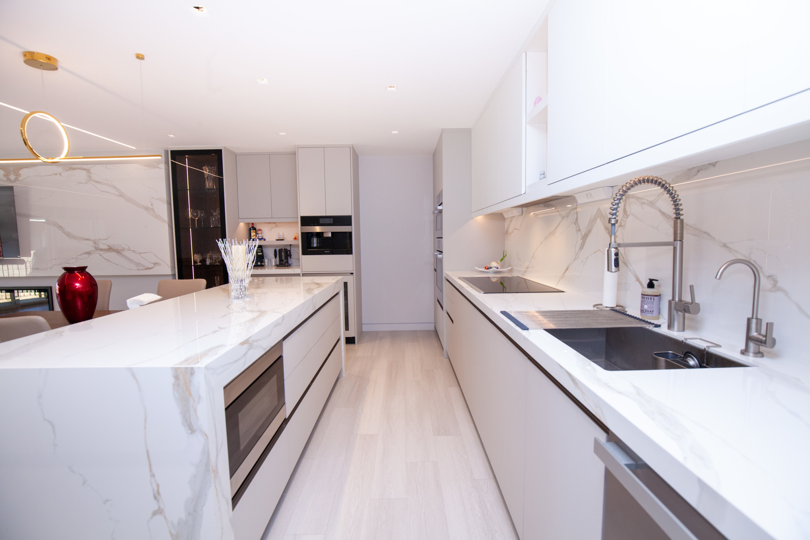 2 Oak Brook Club Drive #C303, Oak Brook, IL 60523