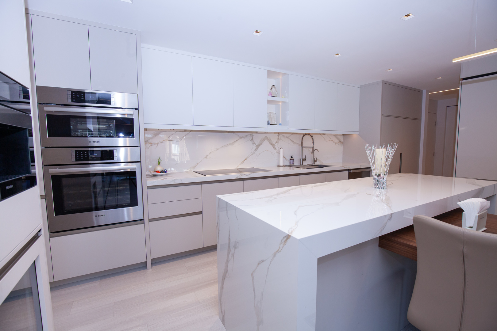 2 Oak Brook Club Drive #C303, Oak Brook, IL 60523