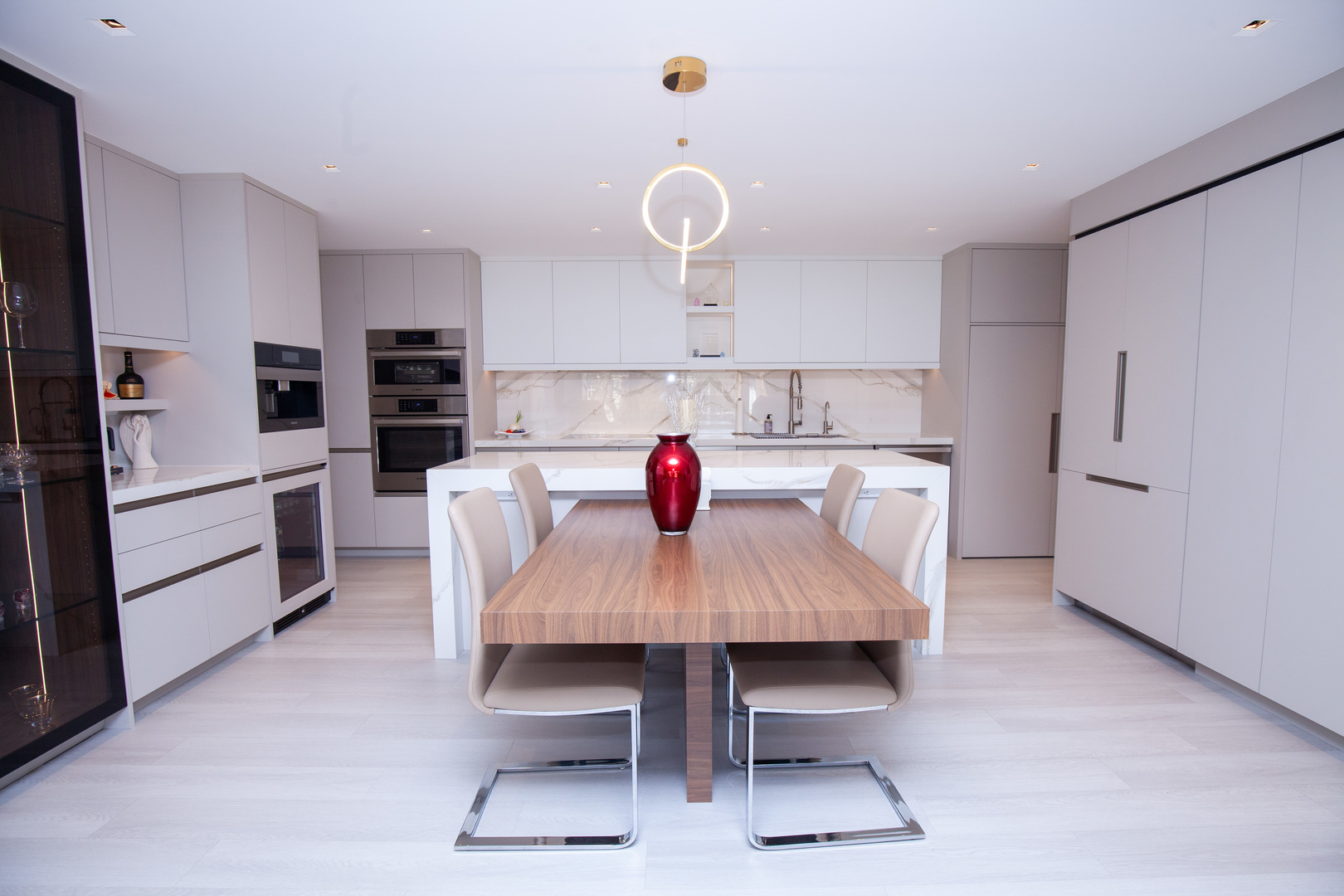 2 Oak Brook Club Drive #C303, Oak Brook, IL 60523