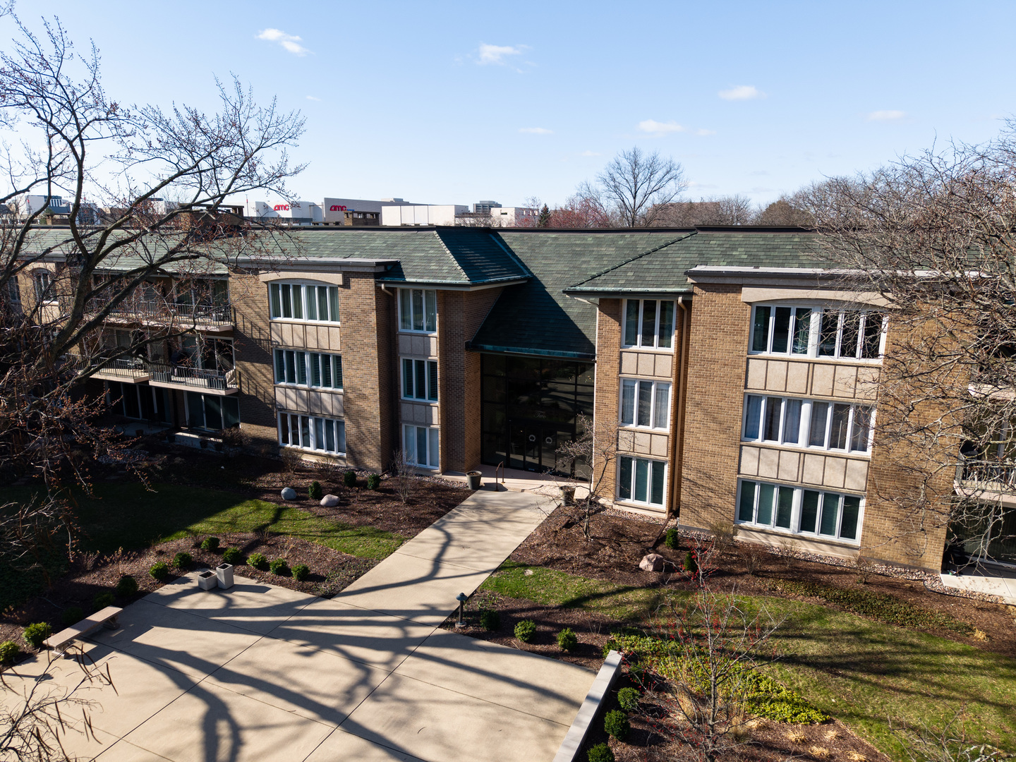 2 Oak Brook Club Drive #C303, Oak Brook, IL 60523