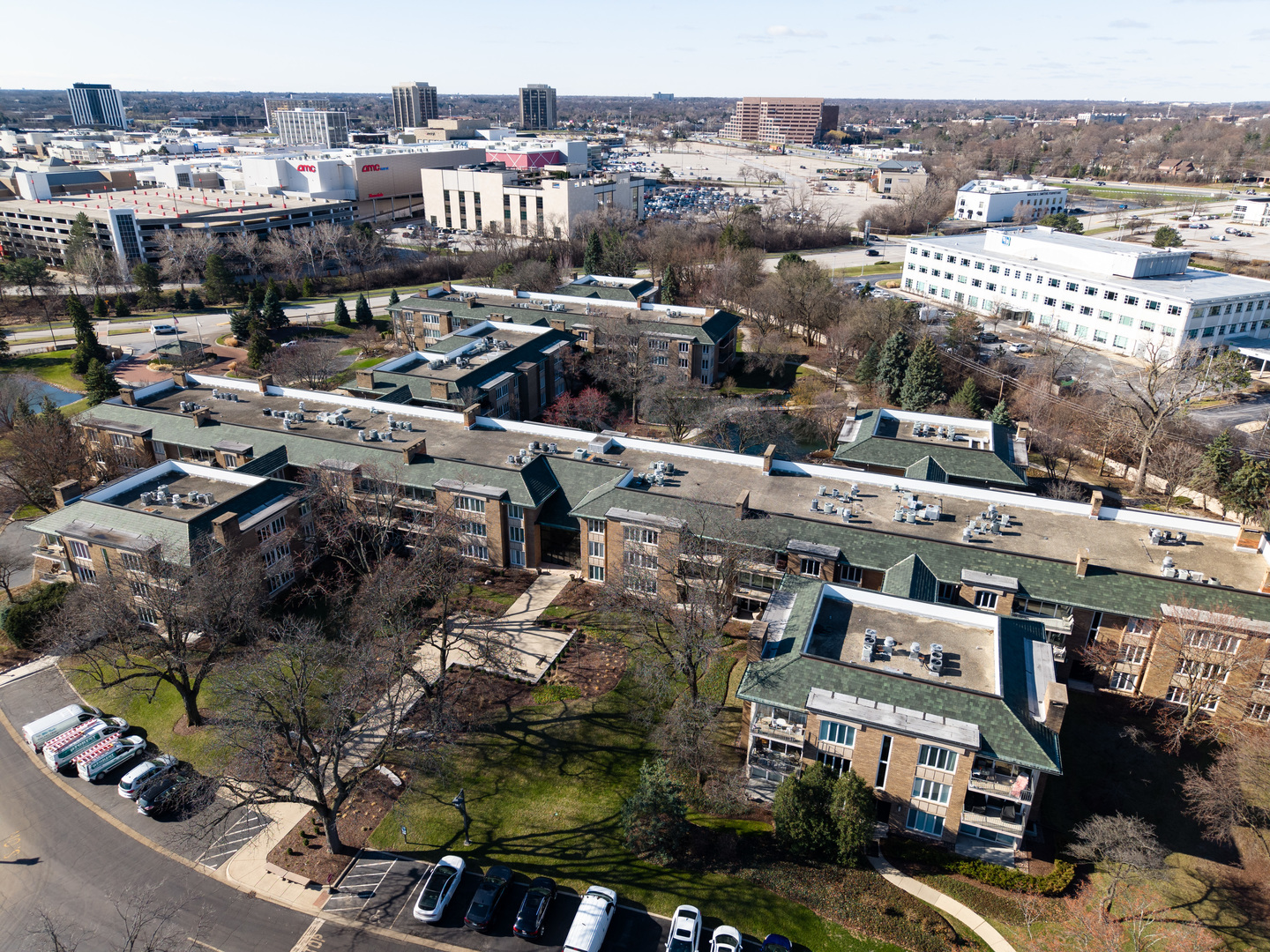 2 Oak Brook Club Drive #C303, Oak Brook, IL 60523