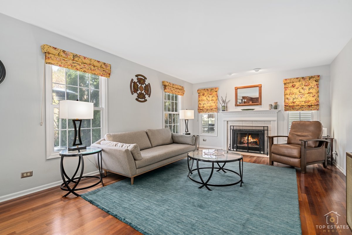 1506 Division Street, St. Charles, IL 60174