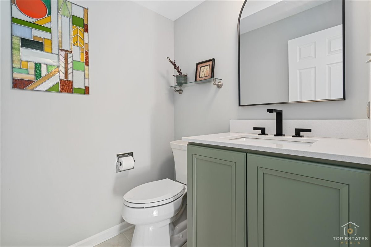 1506 Division Street, St. Charles, IL 60174