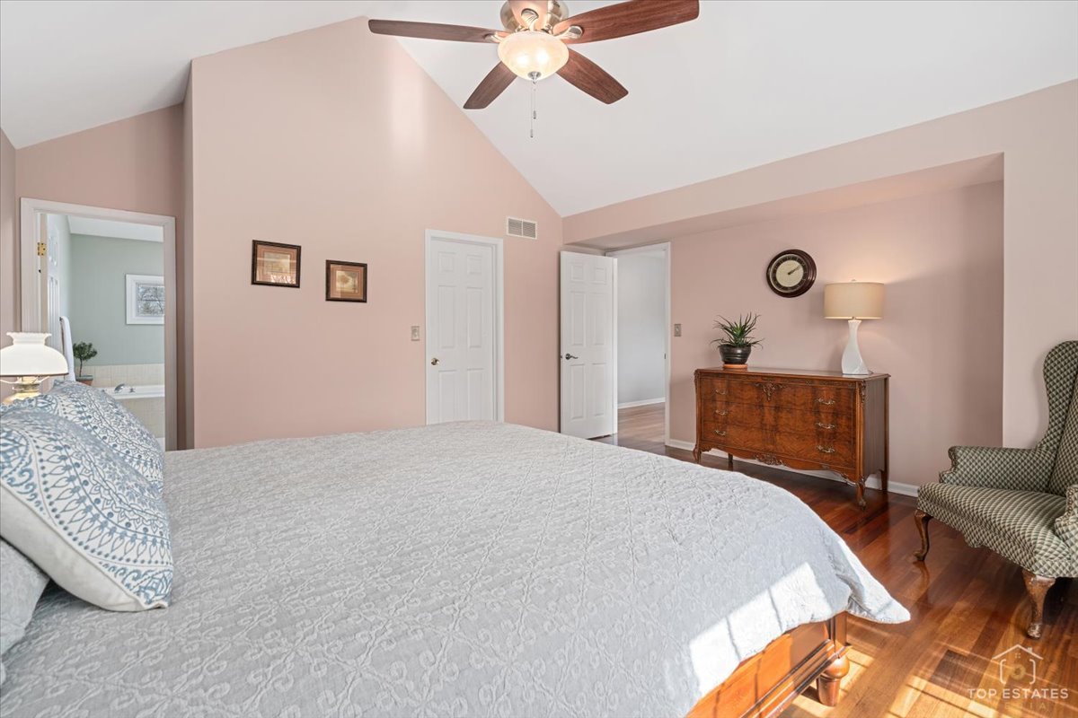 1506 Division Street, St. Charles, IL 60174