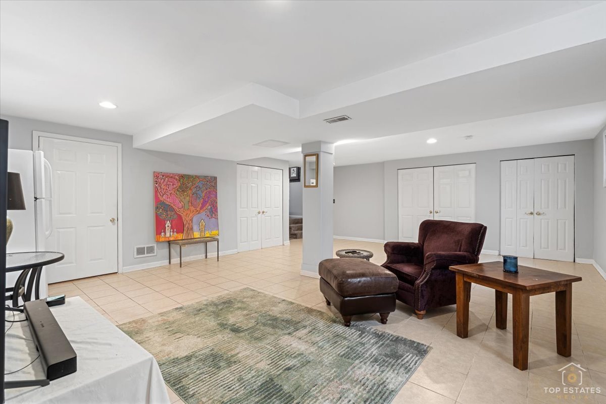 1506 Division Street, St. Charles, IL 60174