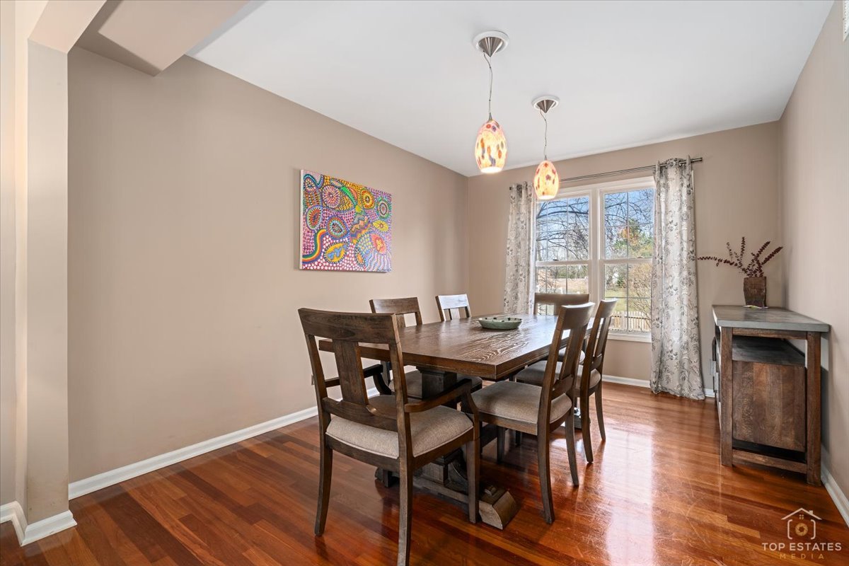 1506 Division Street, St. Charles, IL 60174