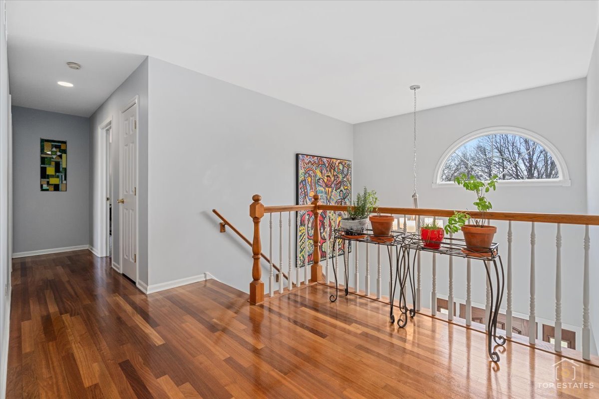 1506 Division Street, St. Charles, IL 60174