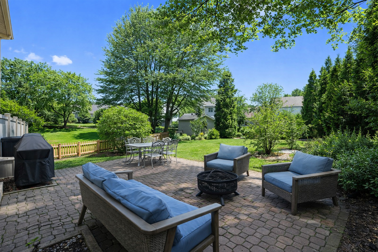 1506 Division Street, St. Charles, IL 60174