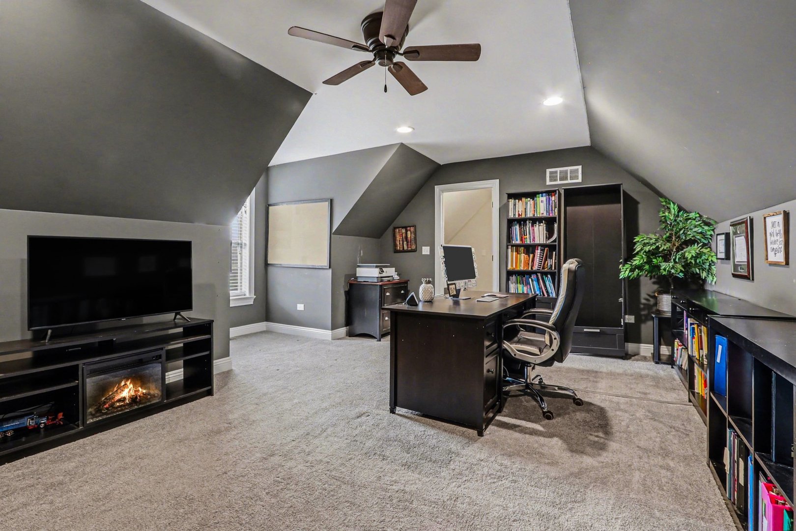 21433 S Wooded Cove Drive, Elwood, IL 60421