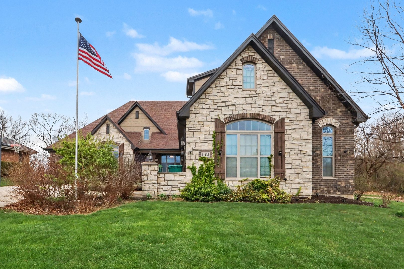 21433 S Wooded Cove Drive, Elwood, IL 60421