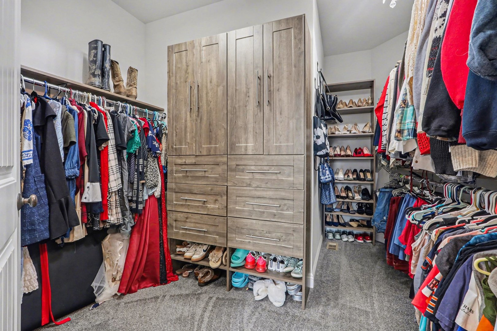 21433 S Wooded Cove Drive, Elwood, IL 60421