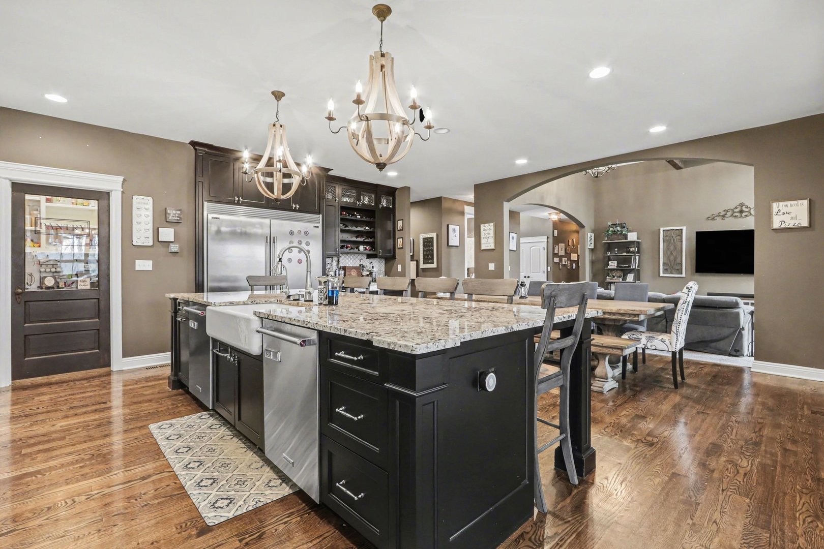 21433 S Wooded Cove Drive, Elwood, IL 60421