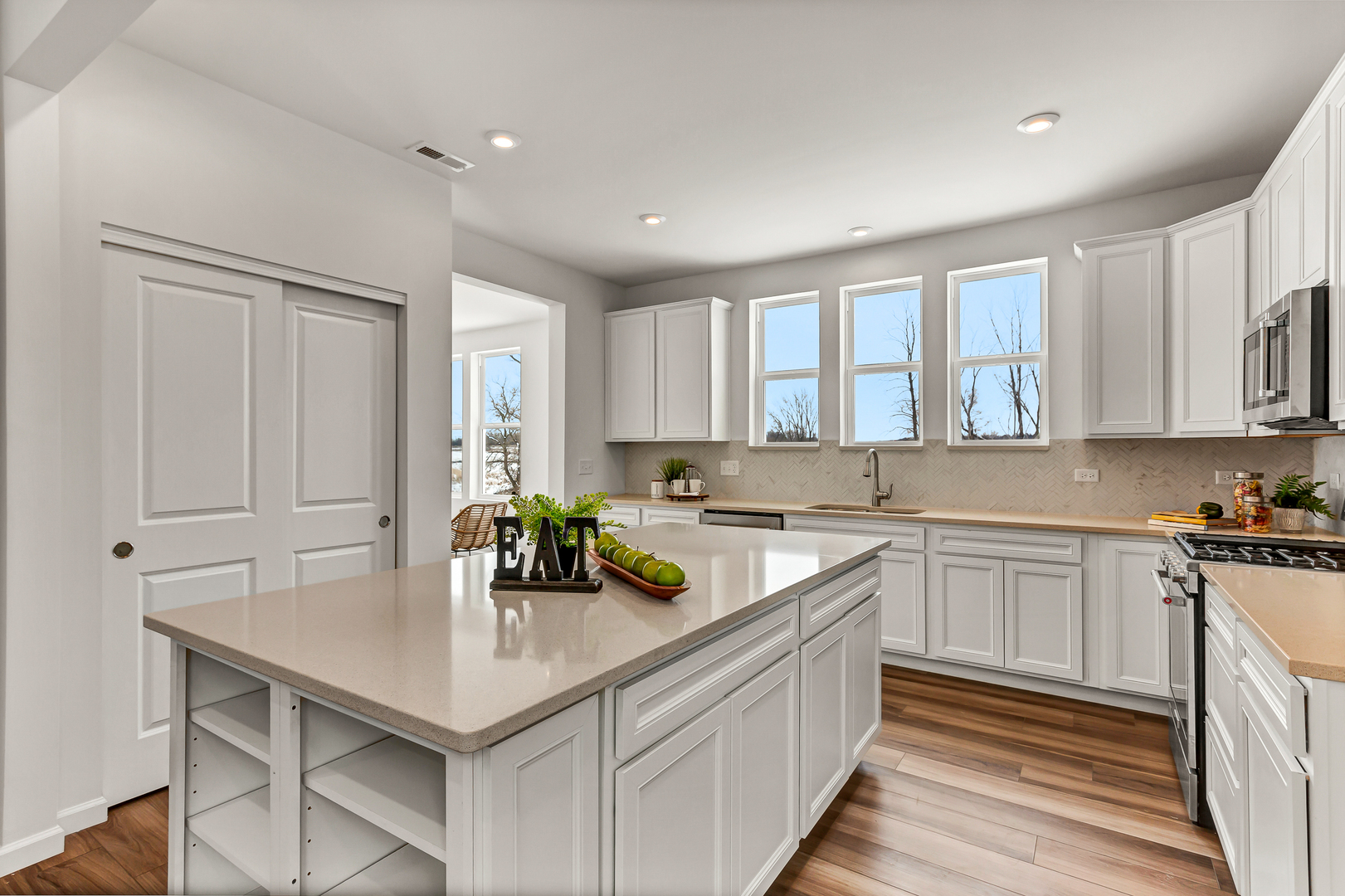 2895 Briargate Drive, Lindenhurst, IL 60046