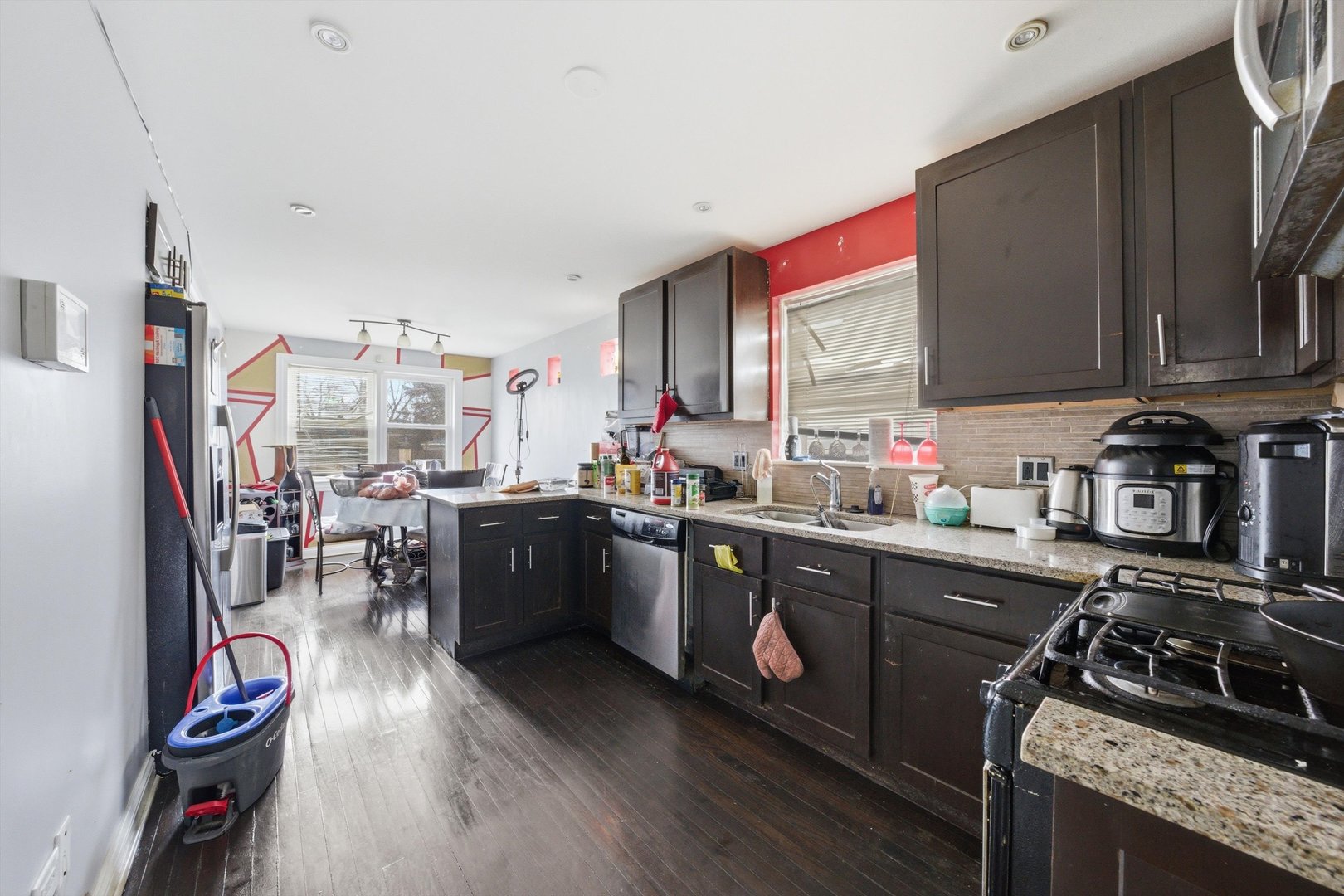 1221 W 97th Place, Chicago, IL 60643