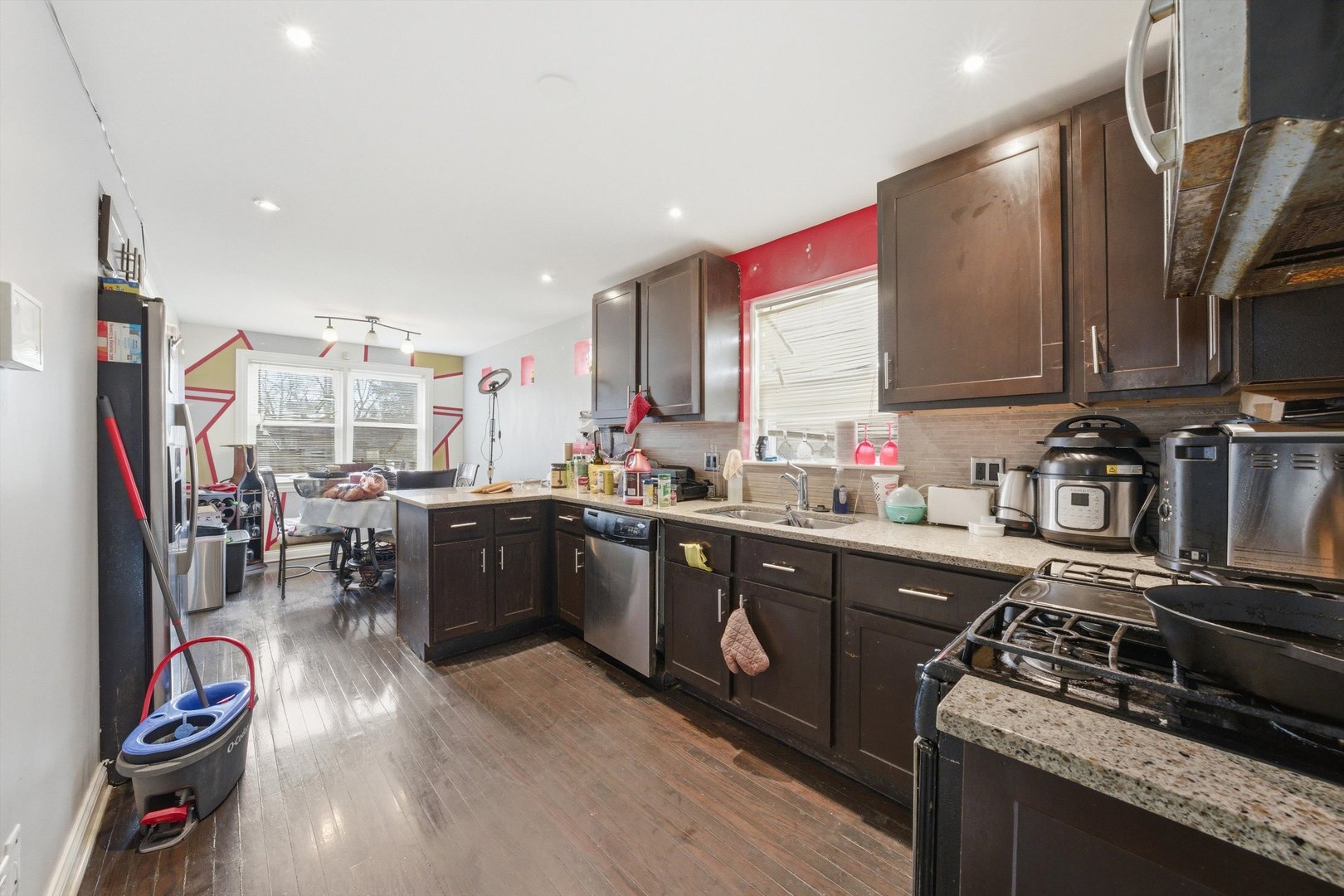 1221 W 97th Place, Chicago, IL 60643