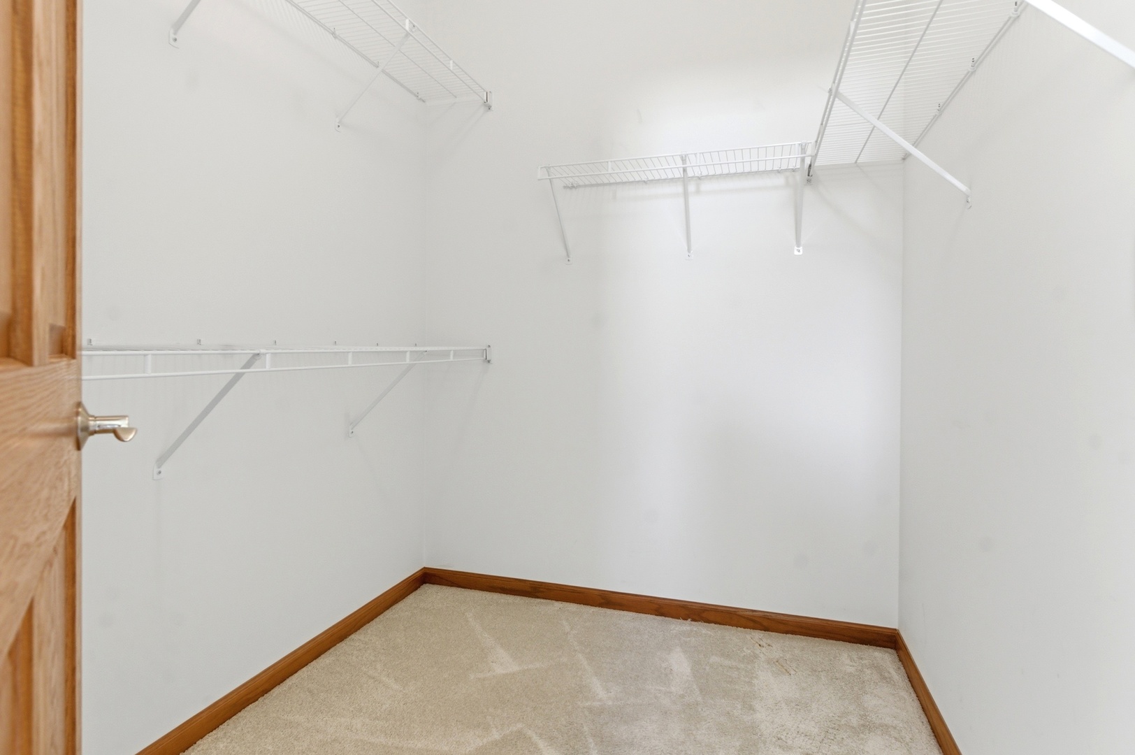 1967 Holloway Court, Aurora, IL 60502