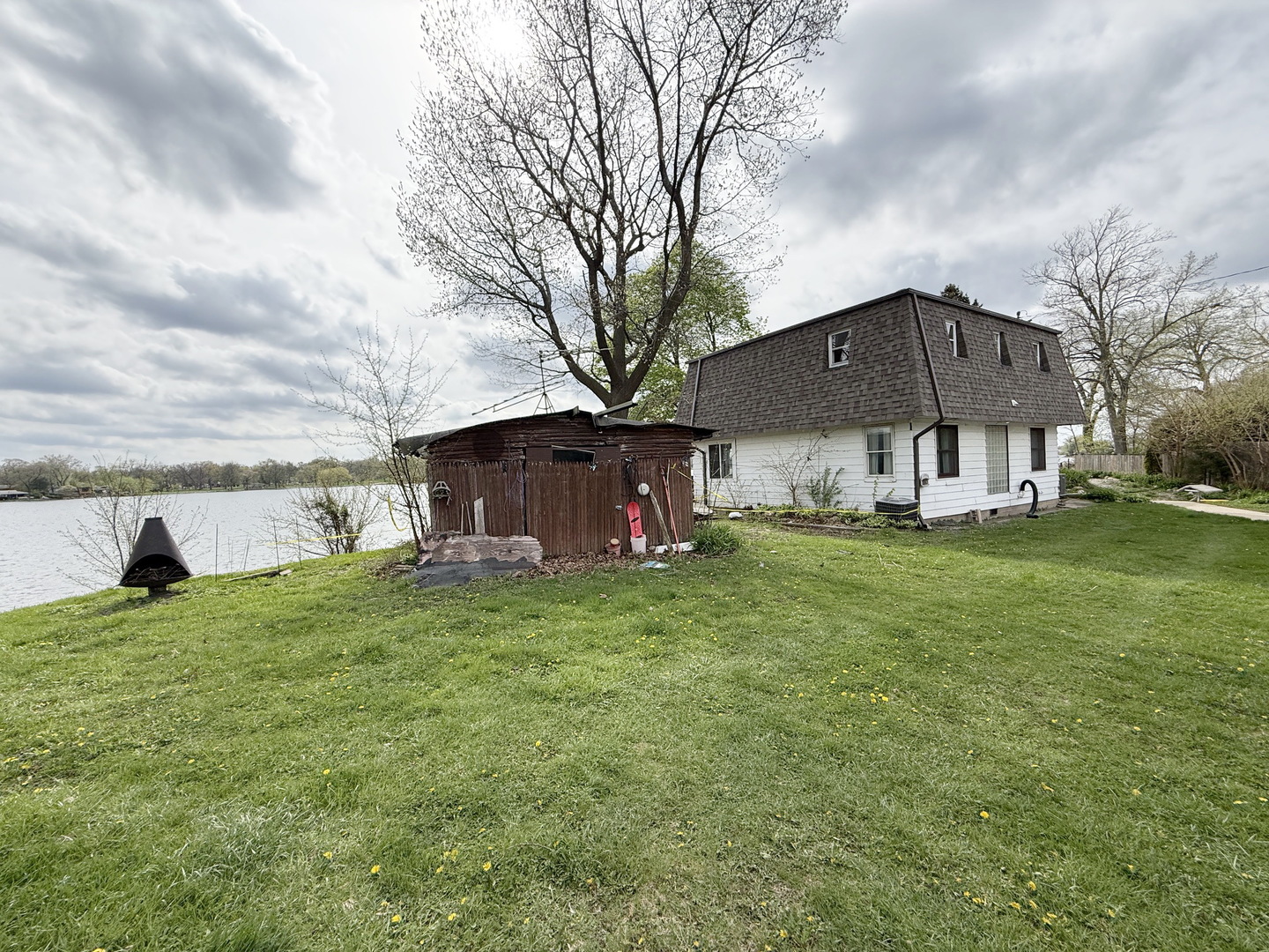 33498 N Lake Shore Drive, Grayslake, IL 60030