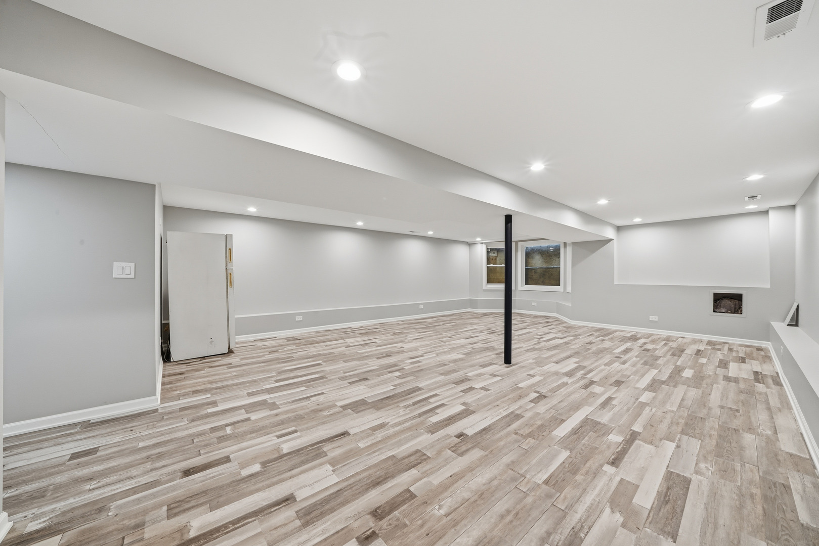 8839 S Colfax Avenue, Chicago, IL 60617