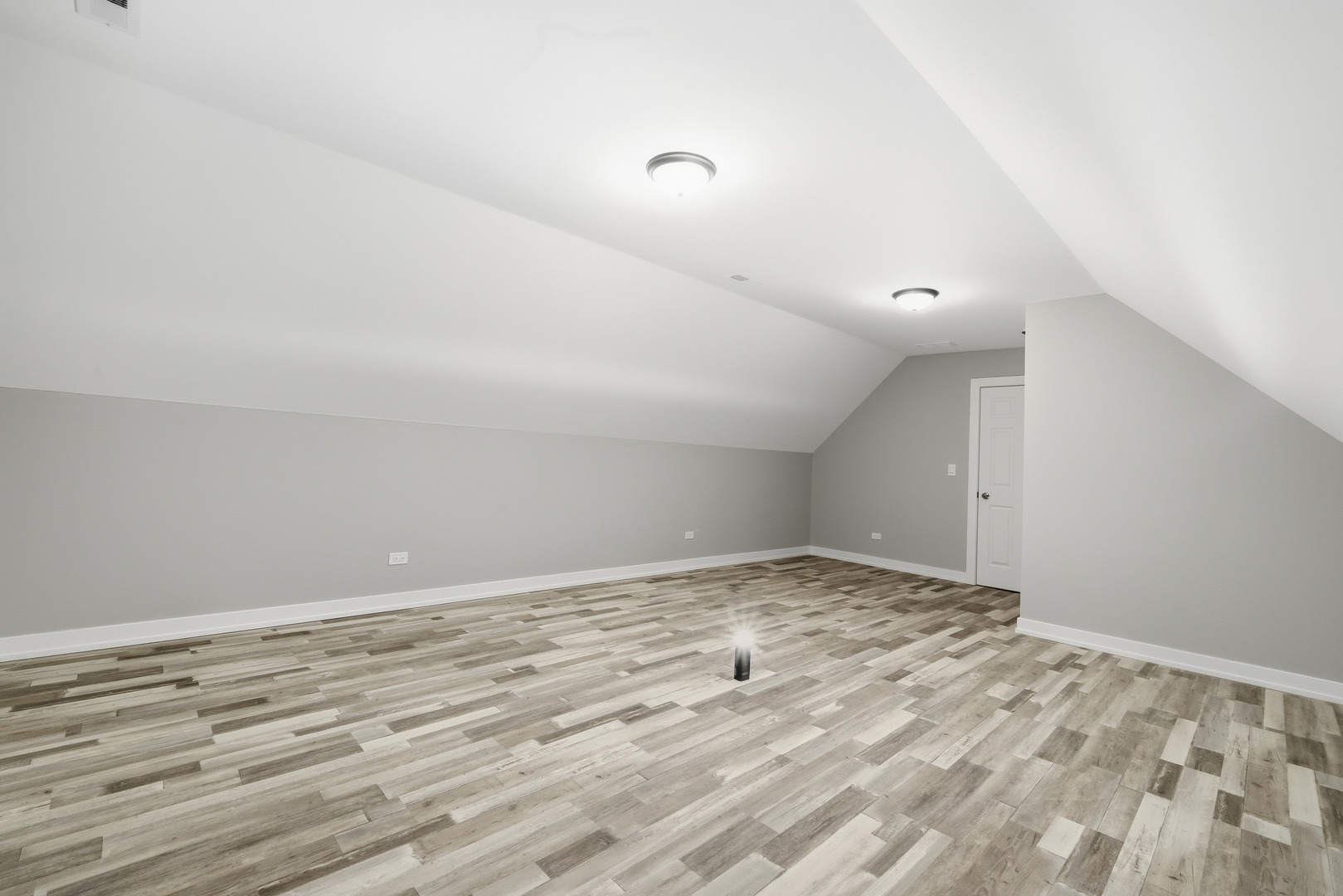 8839 S Colfax Avenue, Chicago, IL 60617