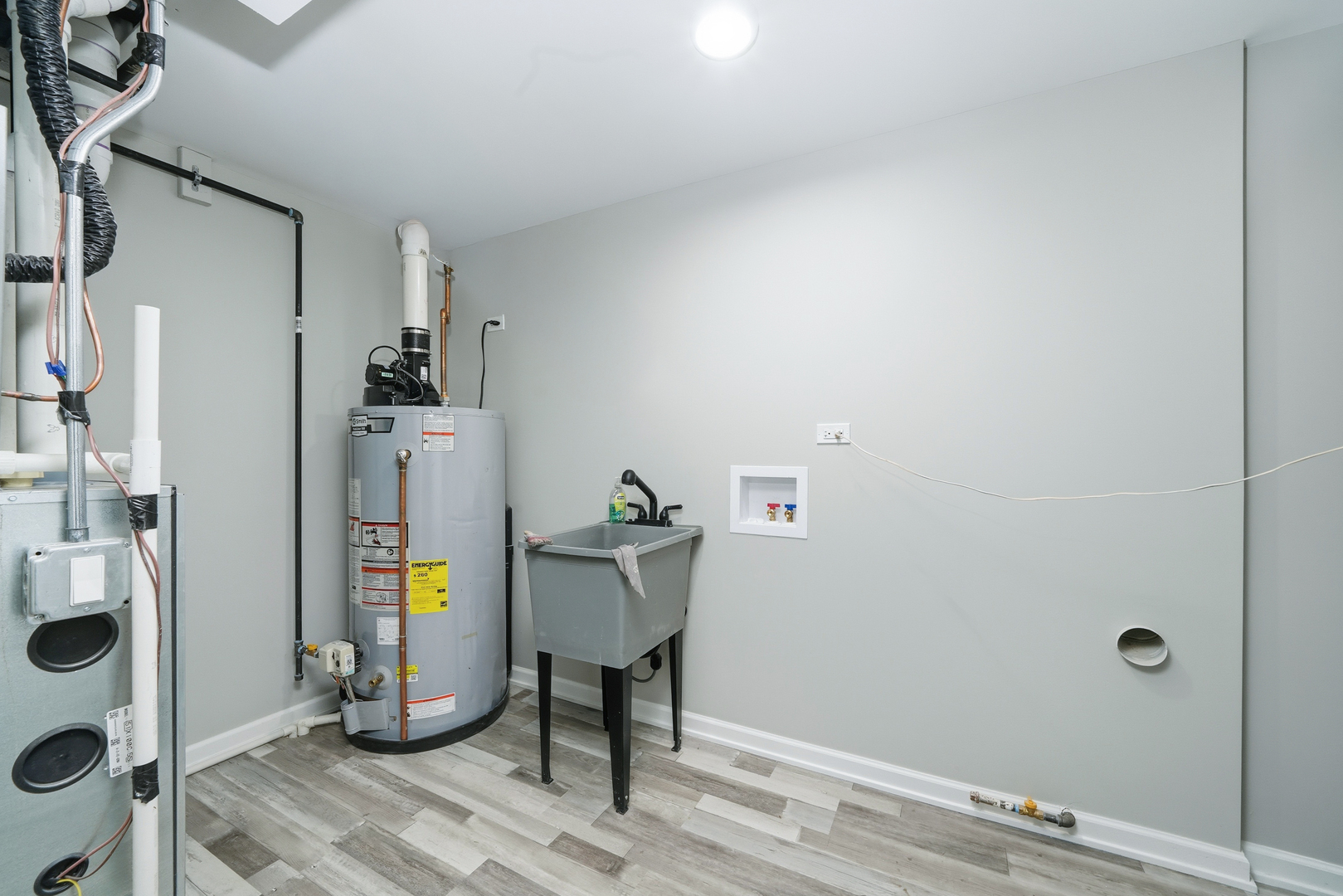 8839 S Colfax Avenue, Chicago, IL 60617