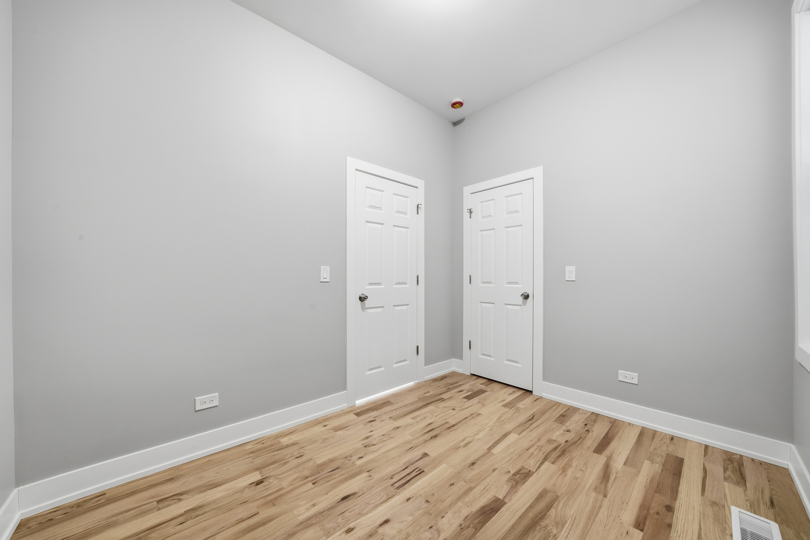 8839 S Colfax Avenue, Chicago, IL 60617