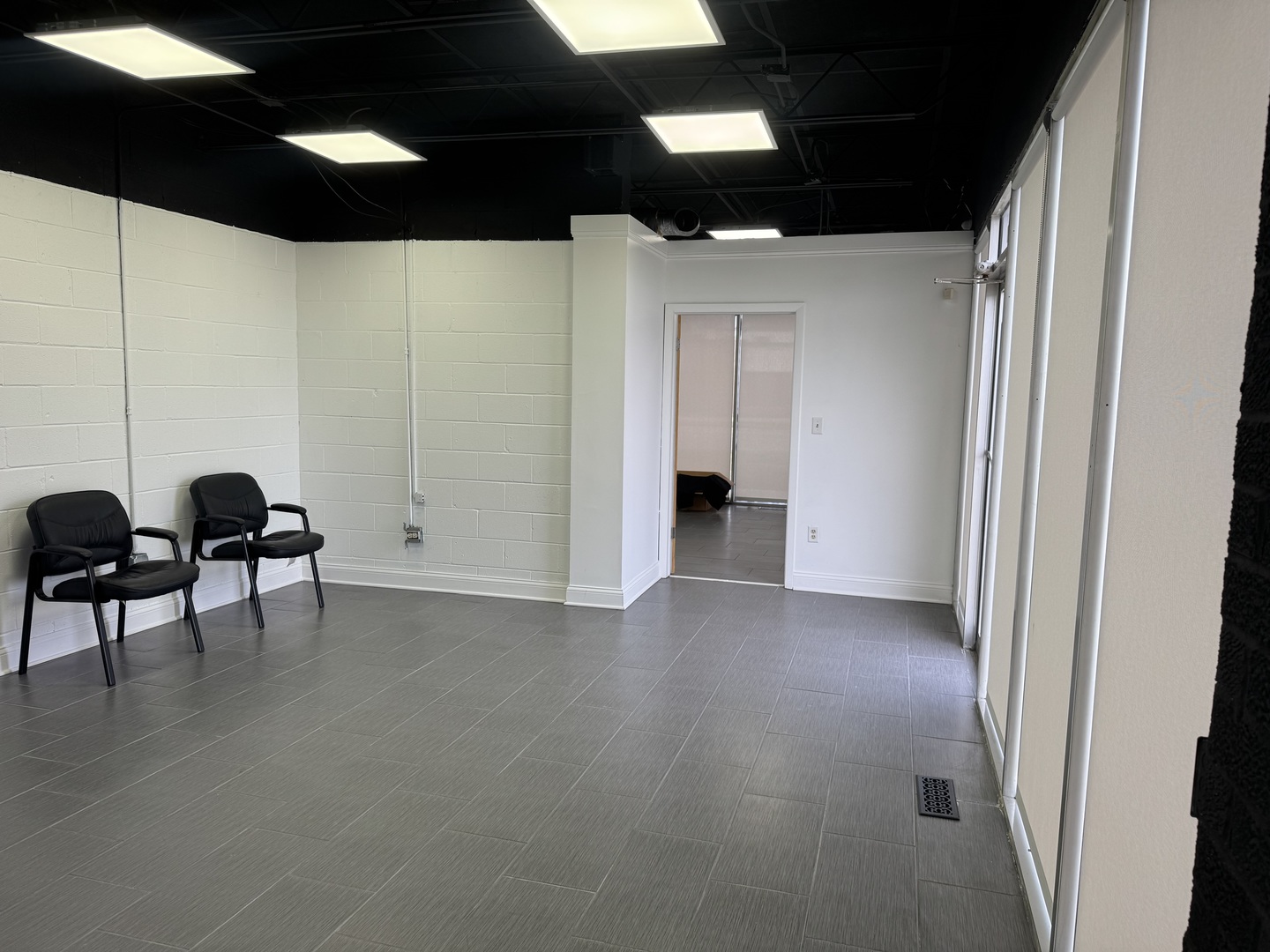 991 W Lake Street, Addison, IL 60101