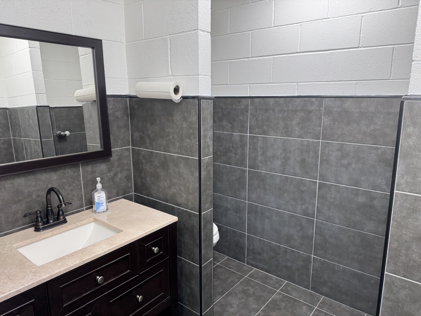 991 W Lake Street, Addison, IL 60101