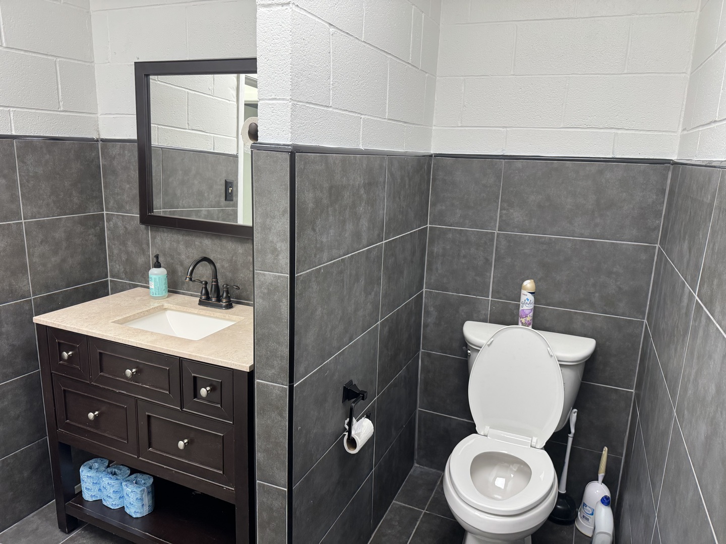 991 W Lake Street, Addison, IL 60101