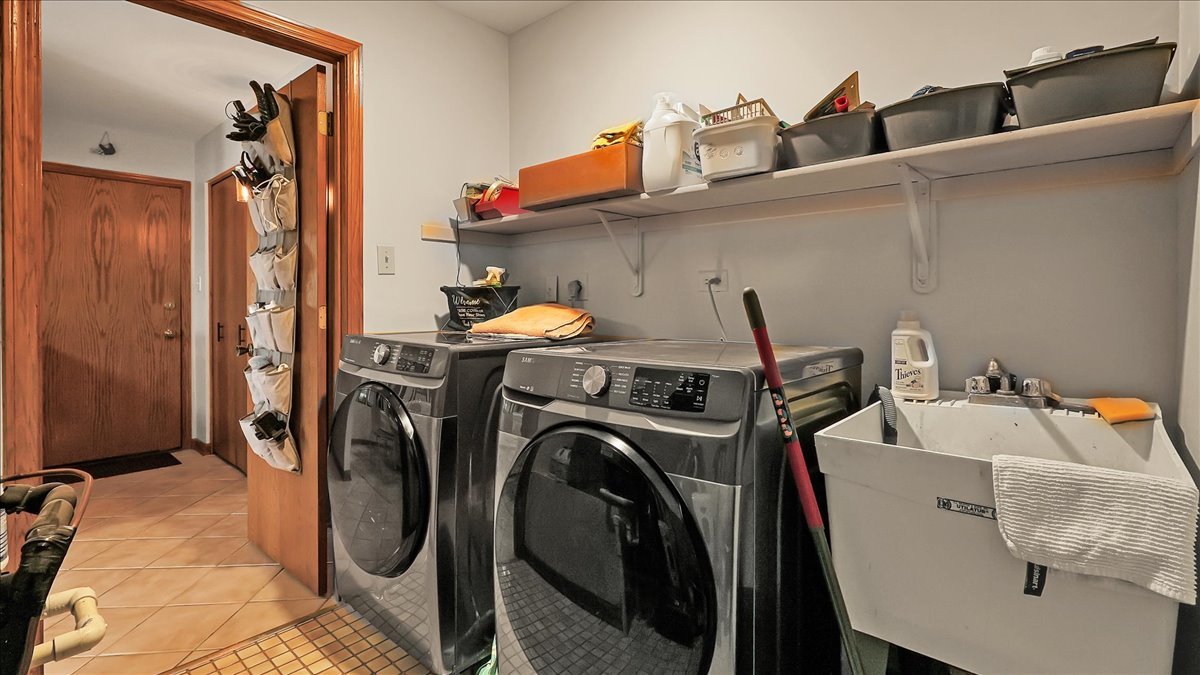 10985 S 84th Avenue #3B, Palos Hills, IL 60465