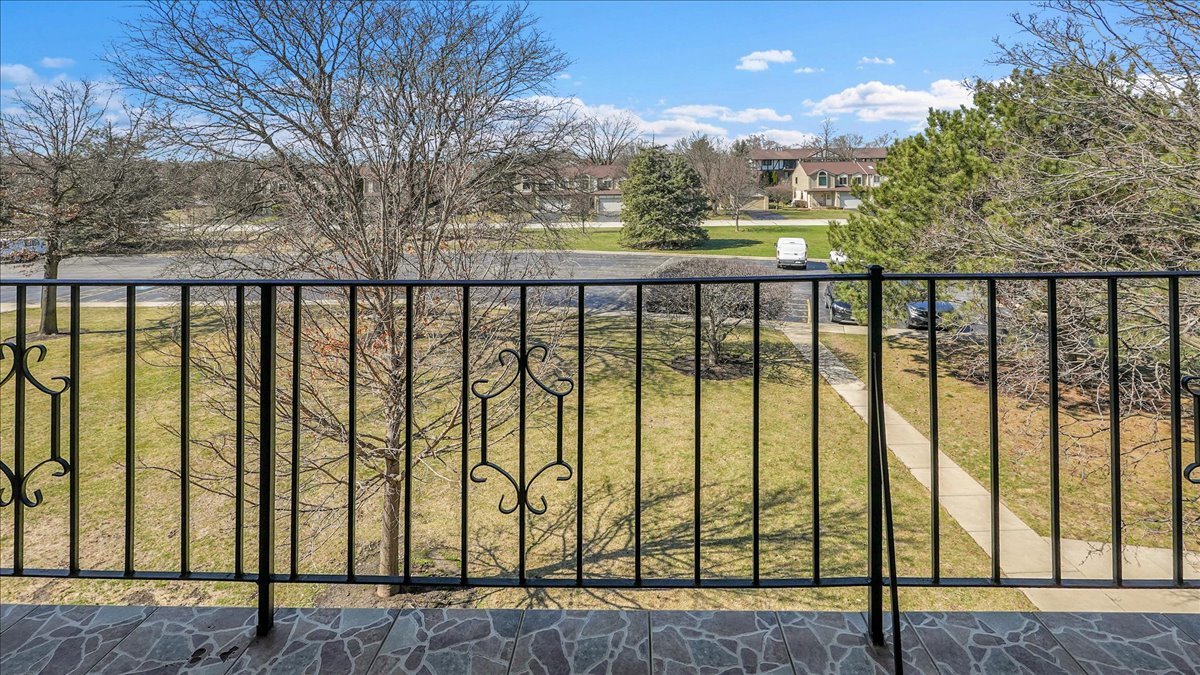 10985 S 84th Avenue #3B, Palos Hills, IL 60465