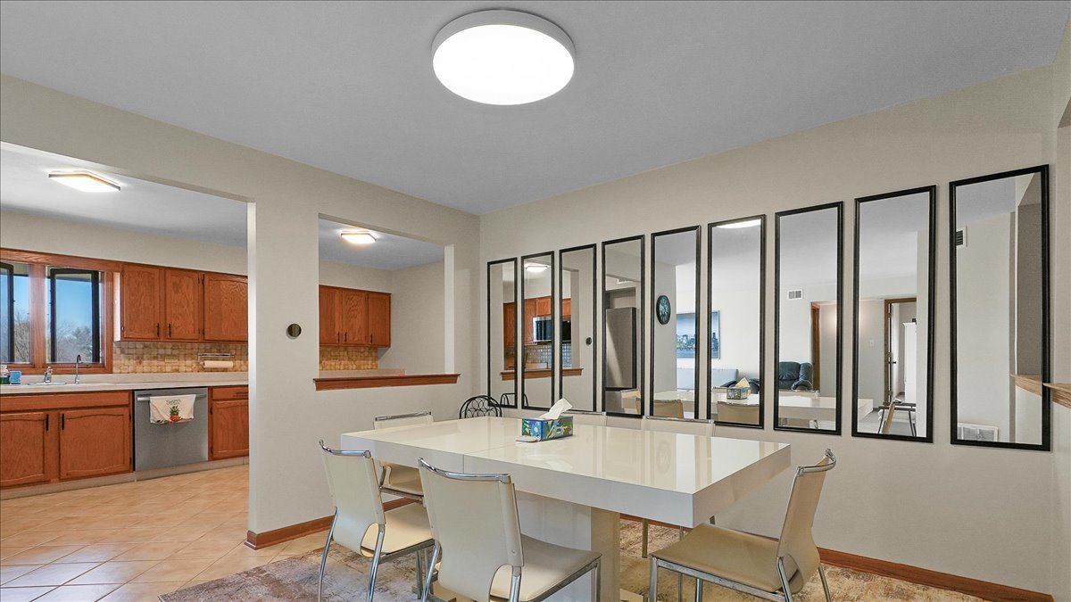 10985 S 84th Avenue #3B, Palos Hills, IL 60465