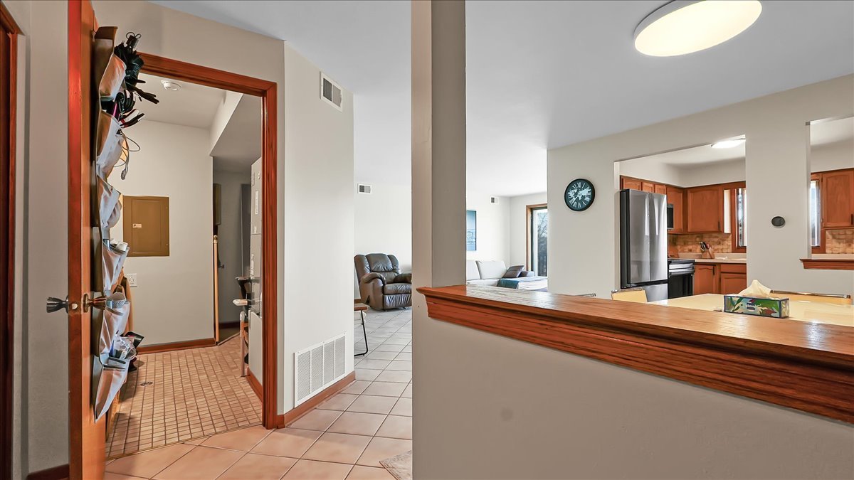 10985 S 84th Avenue #3B, Palos Hills, IL 60465