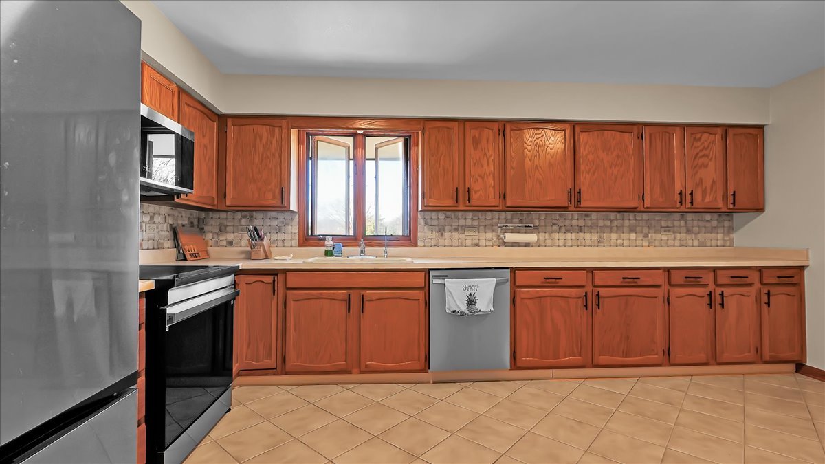 10985 S 84th Avenue #3B, Palos Hills, IL 60465