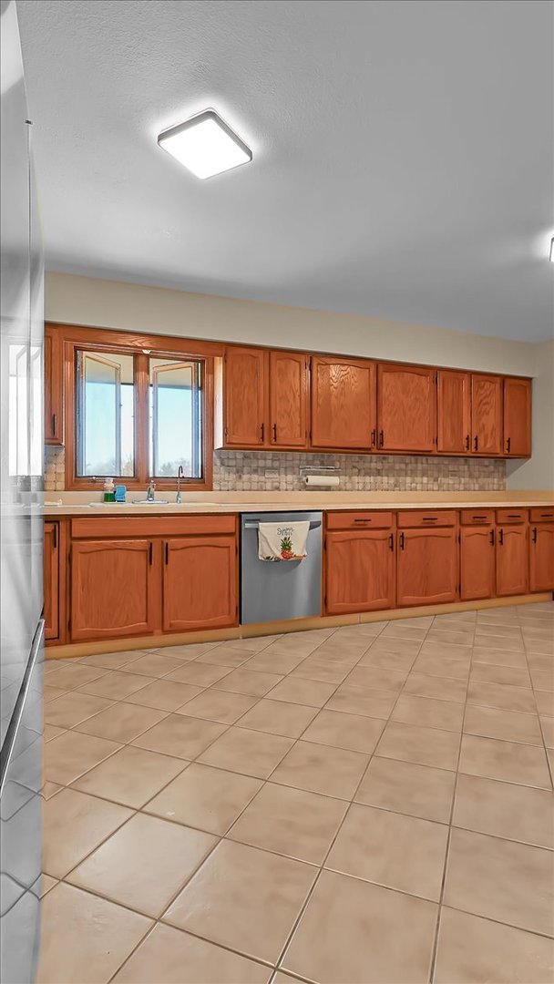 10985 S 84th Avenue #3B, Palos Hills, IL 60465