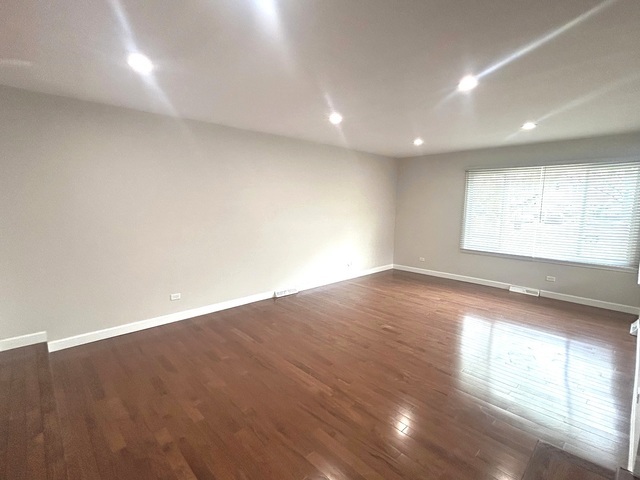 1402 Berry Lane, Flossmoor, IL 60422