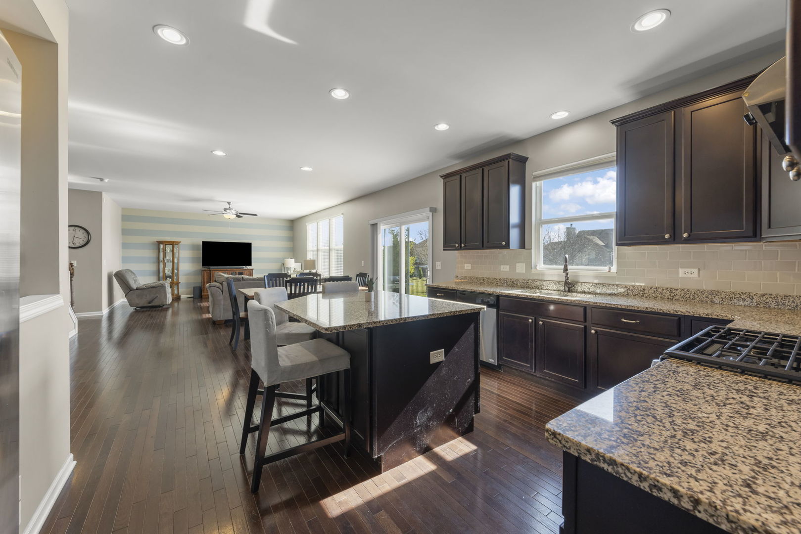 2233 Olive Lane, Yorkville, IL 60560