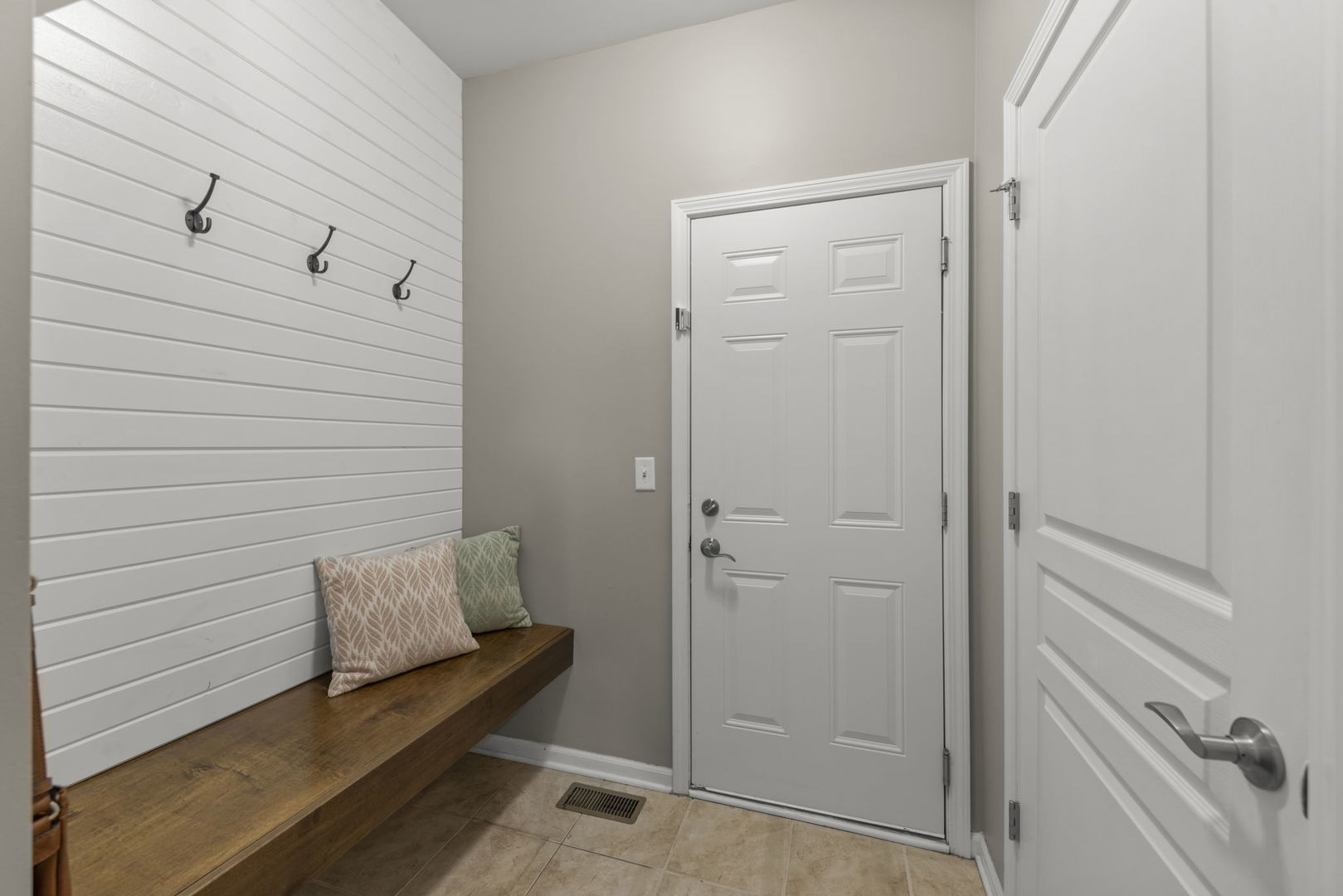 2233 Olive Lane, Yorkville, IL 60560