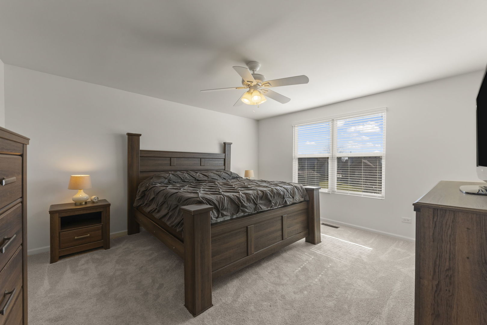 2233 Olive Lane, Yorkville, IL 60560