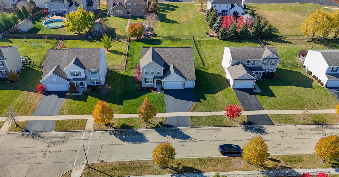 2233 Olive Lane, Yorkville, IL 60560