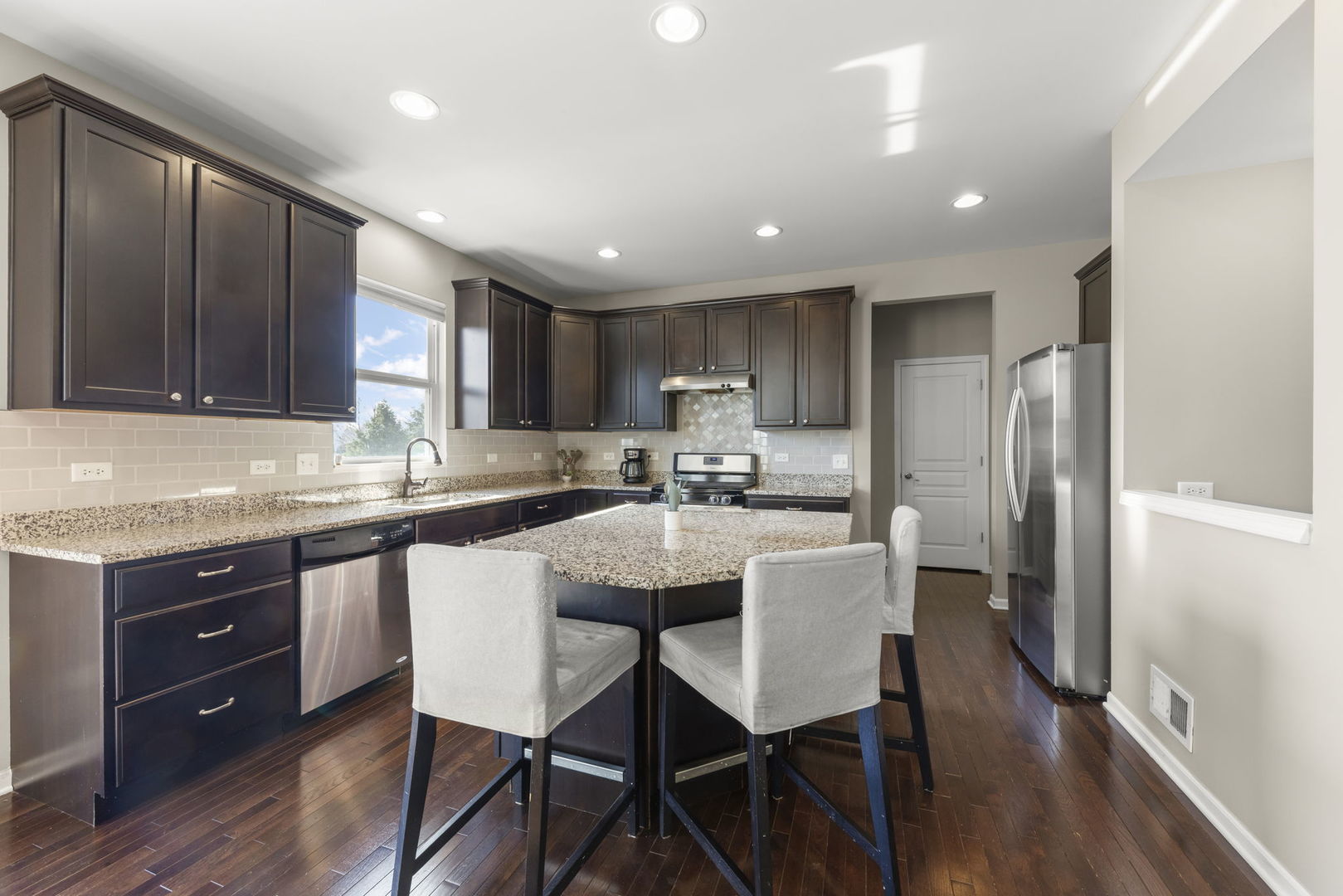 2233 Olive Lane, Yorkville, IL 60560