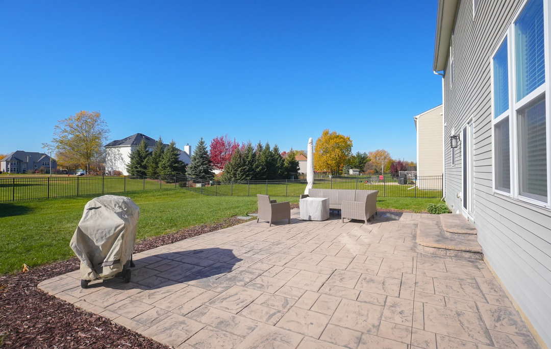 2233 Olive Lane, Yorkville, IL 60560