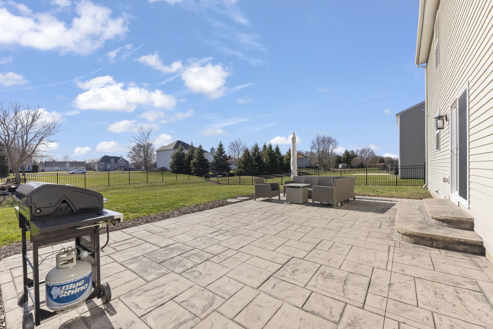 2233 Olive Lane, Yorkville, IL 60560